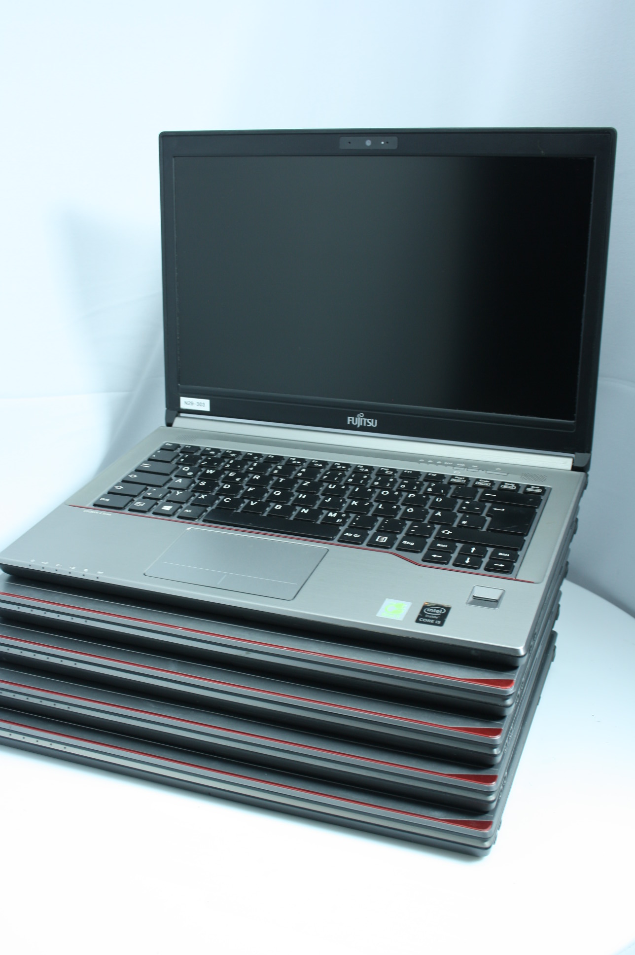 Fujitsu-Siemens LifeBook E744 Grade A 14